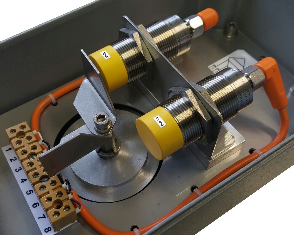 24 V DC valve limit switch with IFM sensors for valve automation